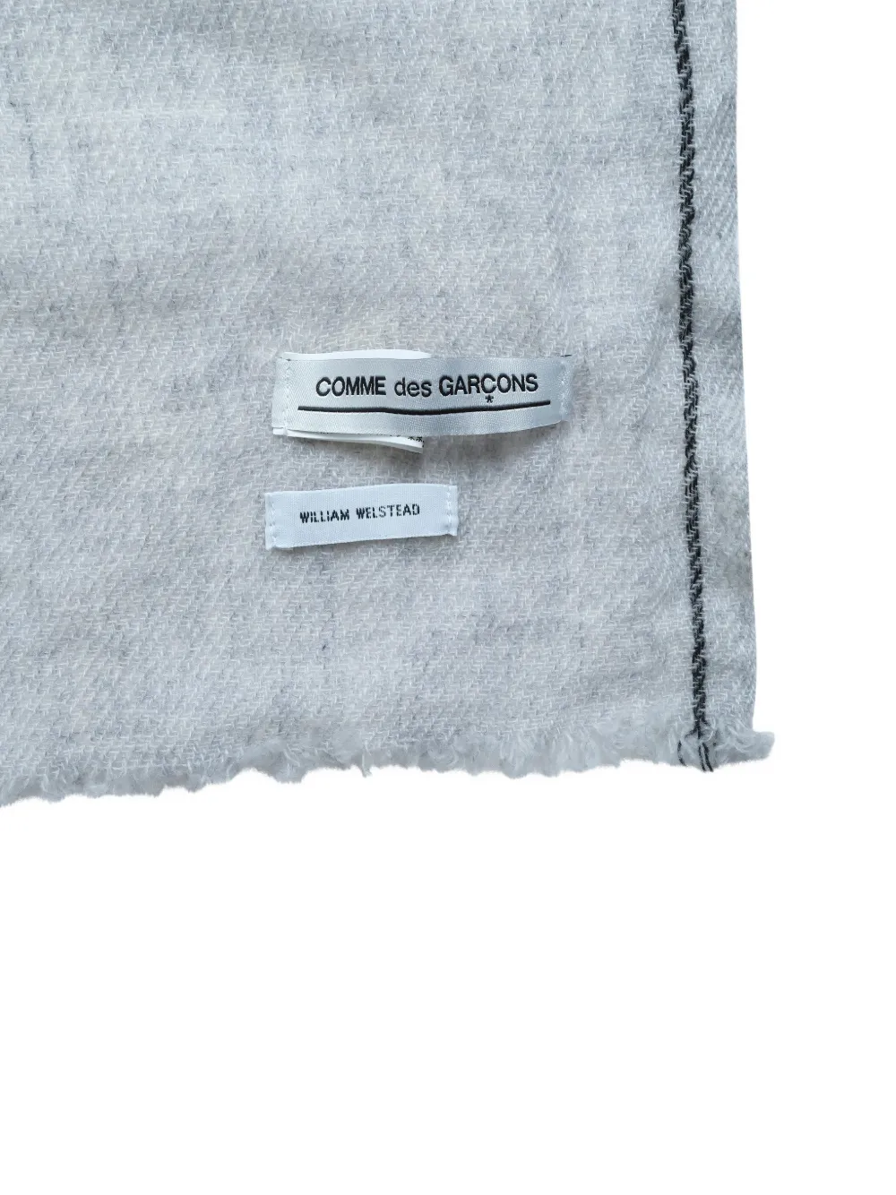 Comme Des Garçons X William Welstead Contrast-stitch Frayed Scarf in Grey, view 2