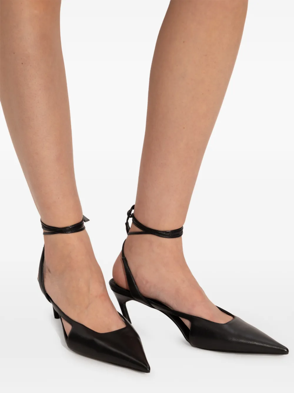 The Attico Diane pumps met enkelbandje Zwart