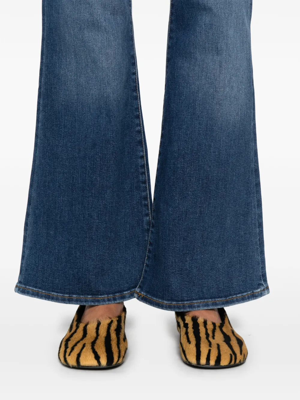 Frame Flared Jeans In Blue