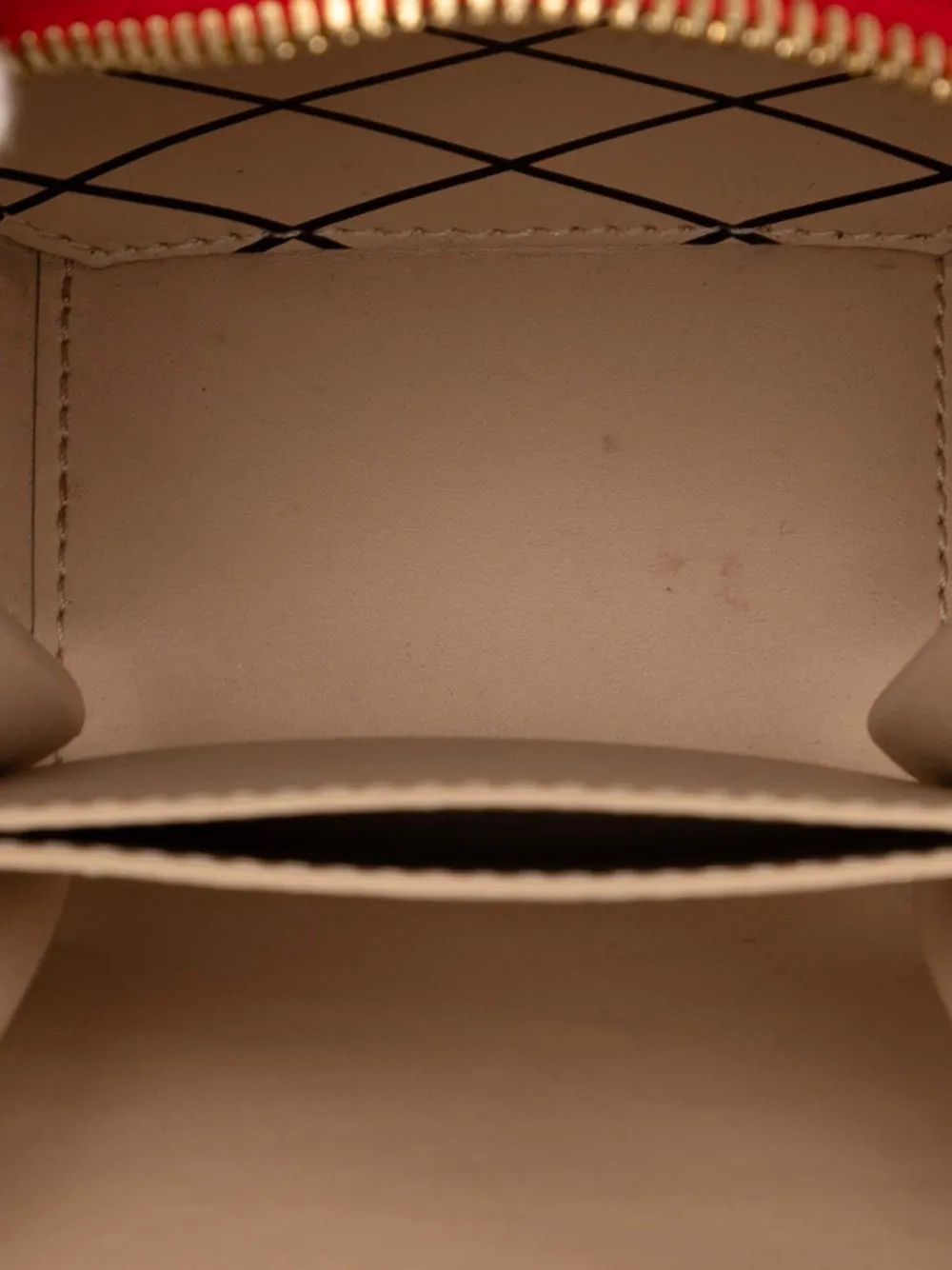 Pre-owned Louis Vuitton 2019 Monogram Vernis Mini Boite Chapeau Souple Crossbody Bag In Red