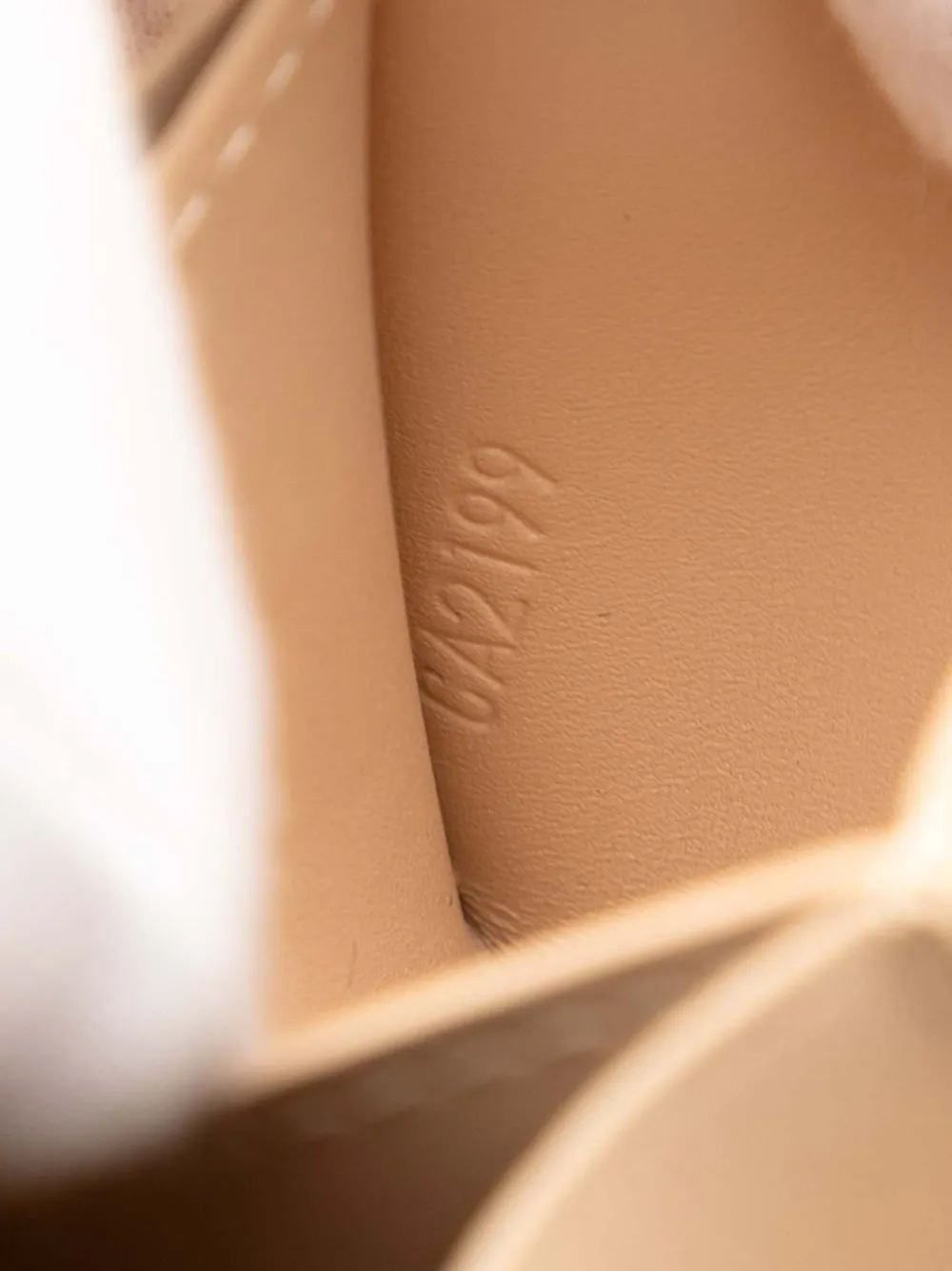 Pre-owned Louis Vuitton 2019 Monogram Vernis Mini Boite Chapeau Souple Crossbody Bag In Red