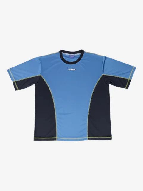 BADFRIEND playera con paneles en contraste