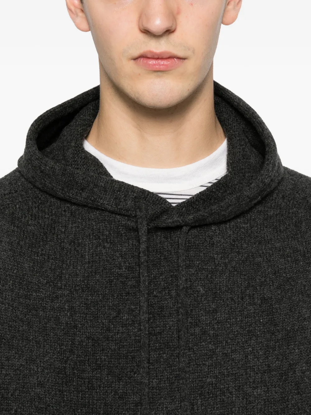 Hōsio Pouch-pocket Hoodie In Black