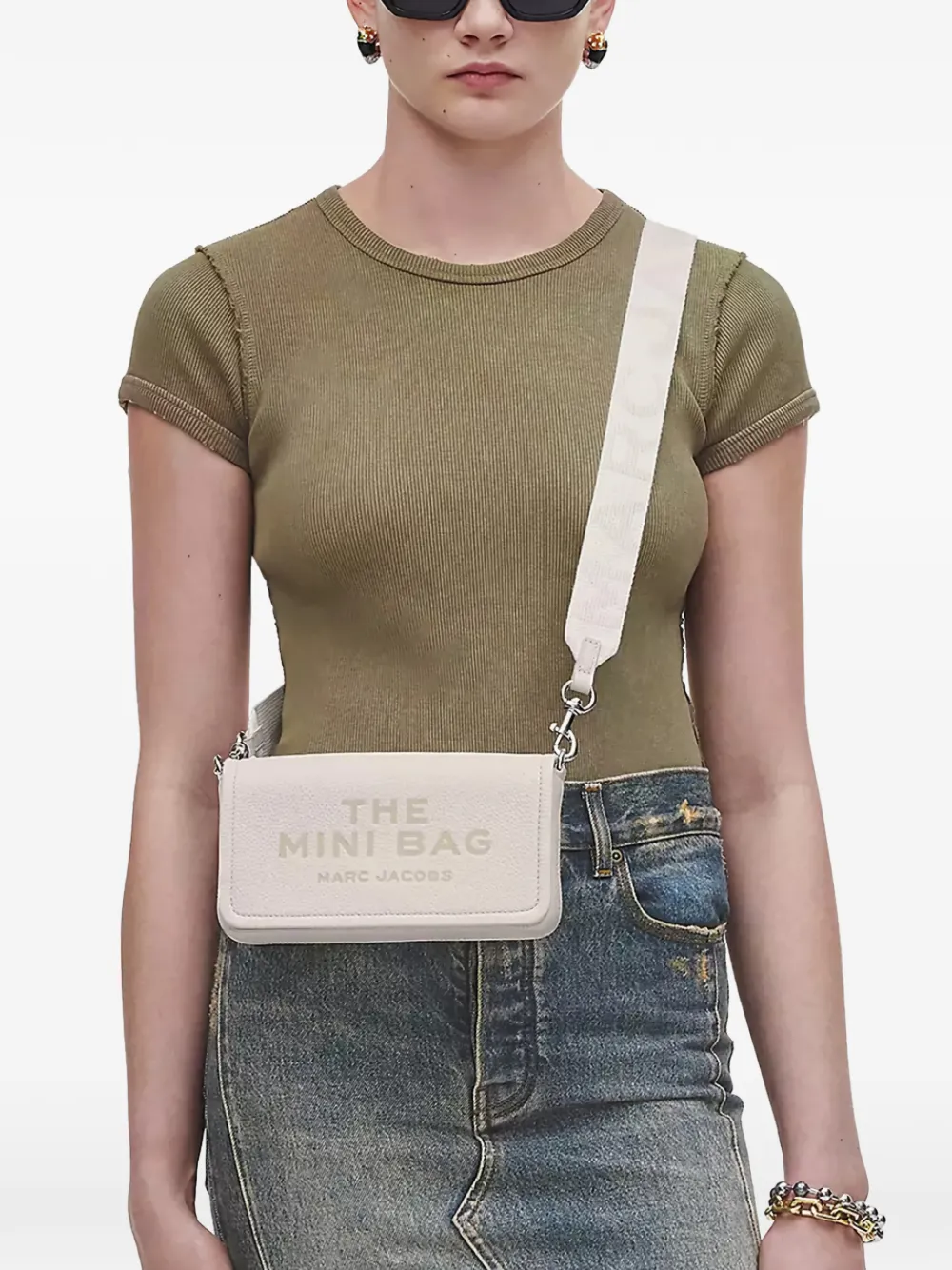 Marc Jacobs embossed strap shoulder bag | Image 2