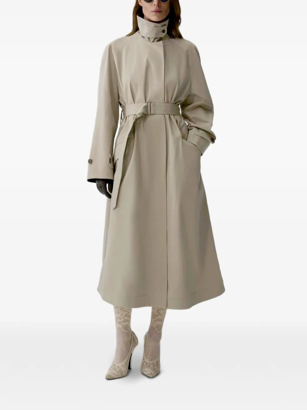 Magda Butrym Gabardine jas met klepzak en ceintuur Beige