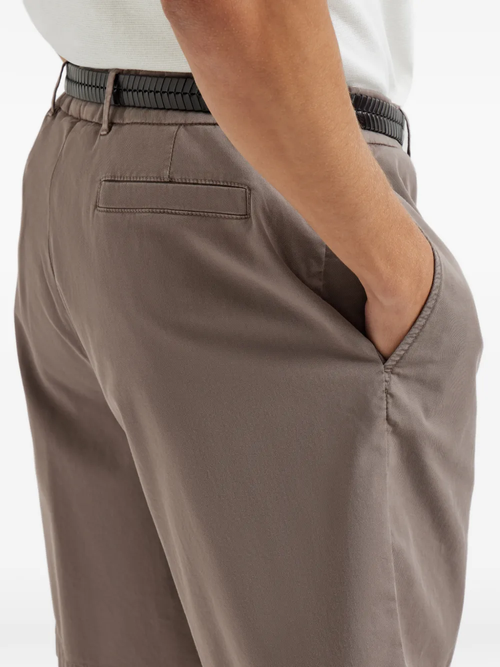 Brunello Cucinelli Katoenen shorts met knoopsluiting en geverfd effect Bruin