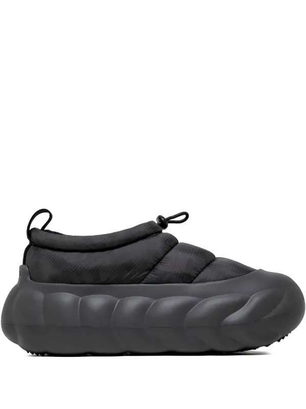 Crocs Overpuff Shorty スリッポンスニーカー | ブラック | FARFETCH JP