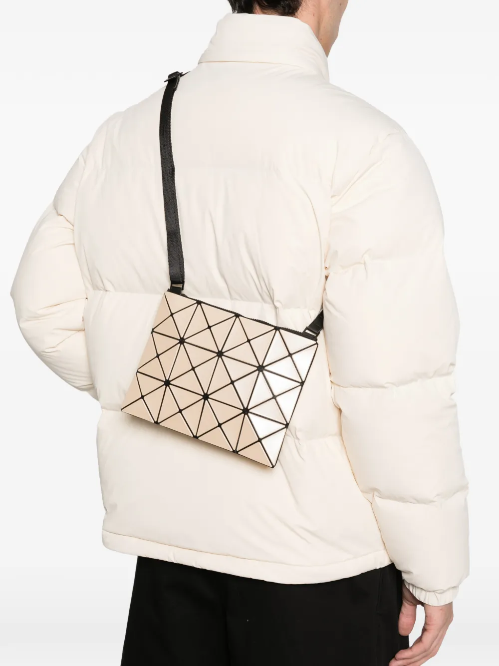 Bao Bao Issey Miyake Lucent metallic-effect messenger bag | Men | Image 2