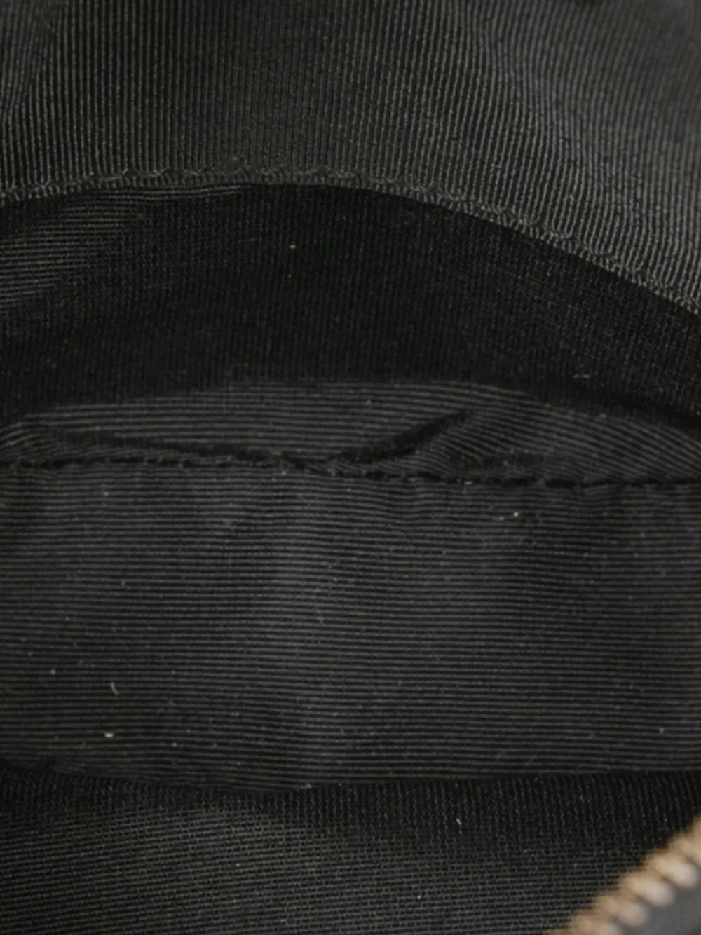 Pre-owned Gucci 2000-2015 Gg Canvas Round Crossbody Bag In Black