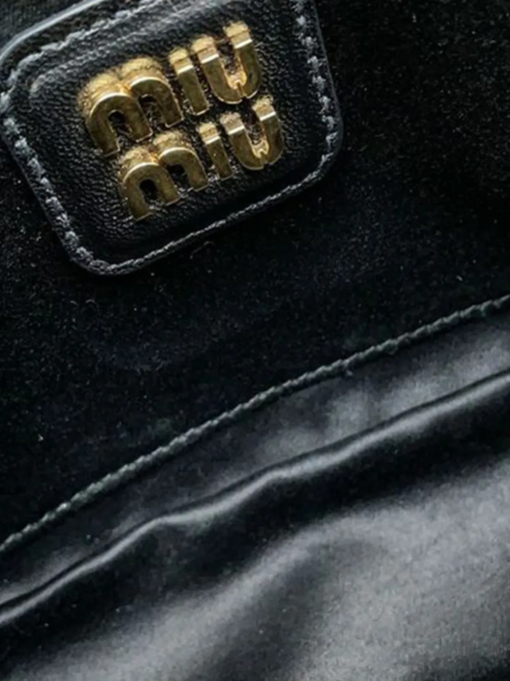 Miu Miu Pre-Owned 2021-2025 Matelasse Nappa Arcadie satchel | Estilos de archivo | Image 2