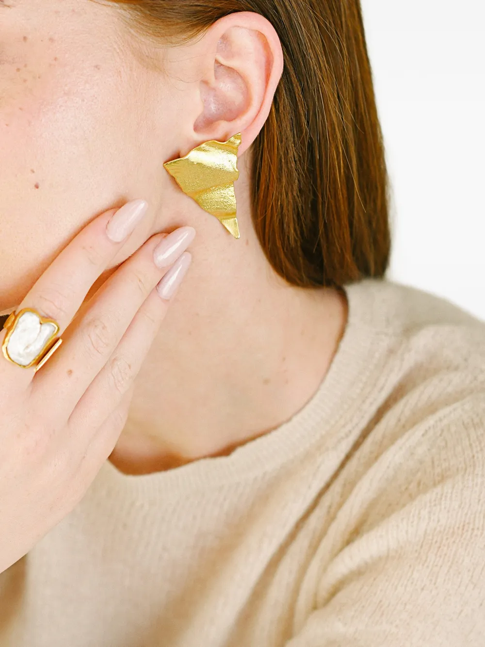 OBSIDIAN textured earrings | Image 2