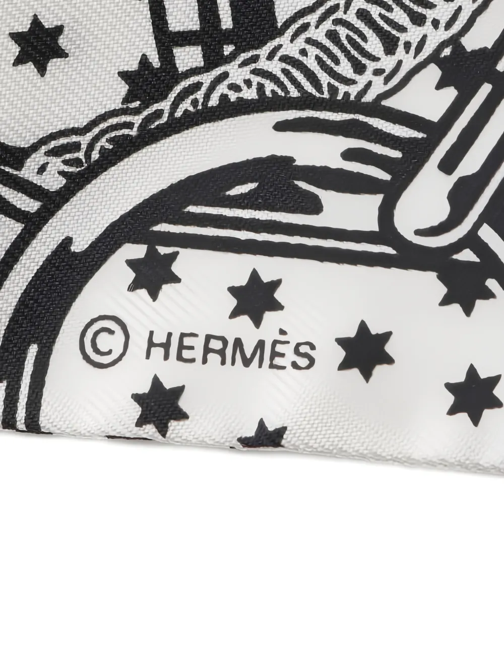 Pre-owned Hermes Eperon D'or Bandana Ribbon Silk Scarf In White