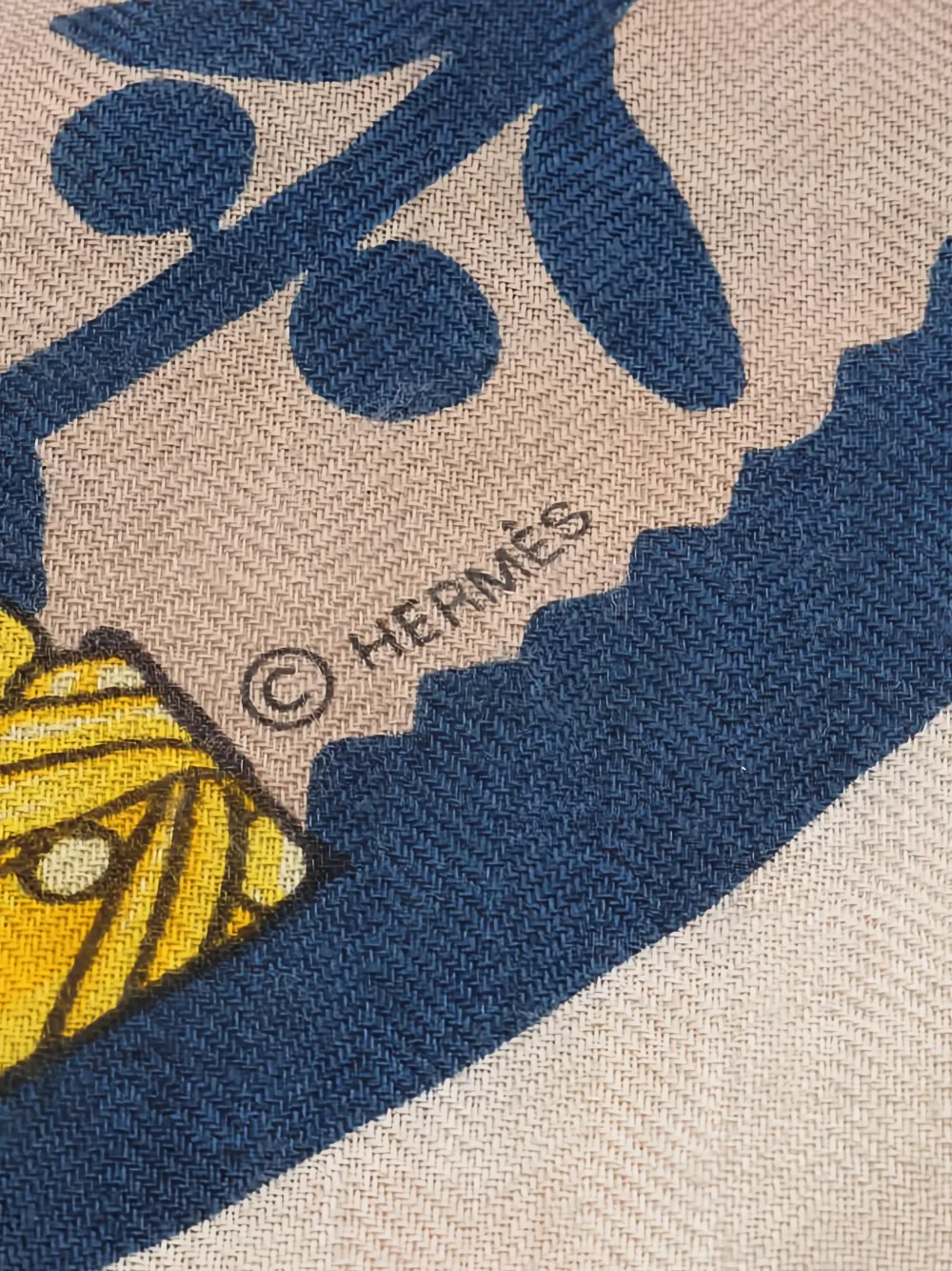 HERMES Pre-owned 2000s Etriers Remix Triangle Scarf In Neutral