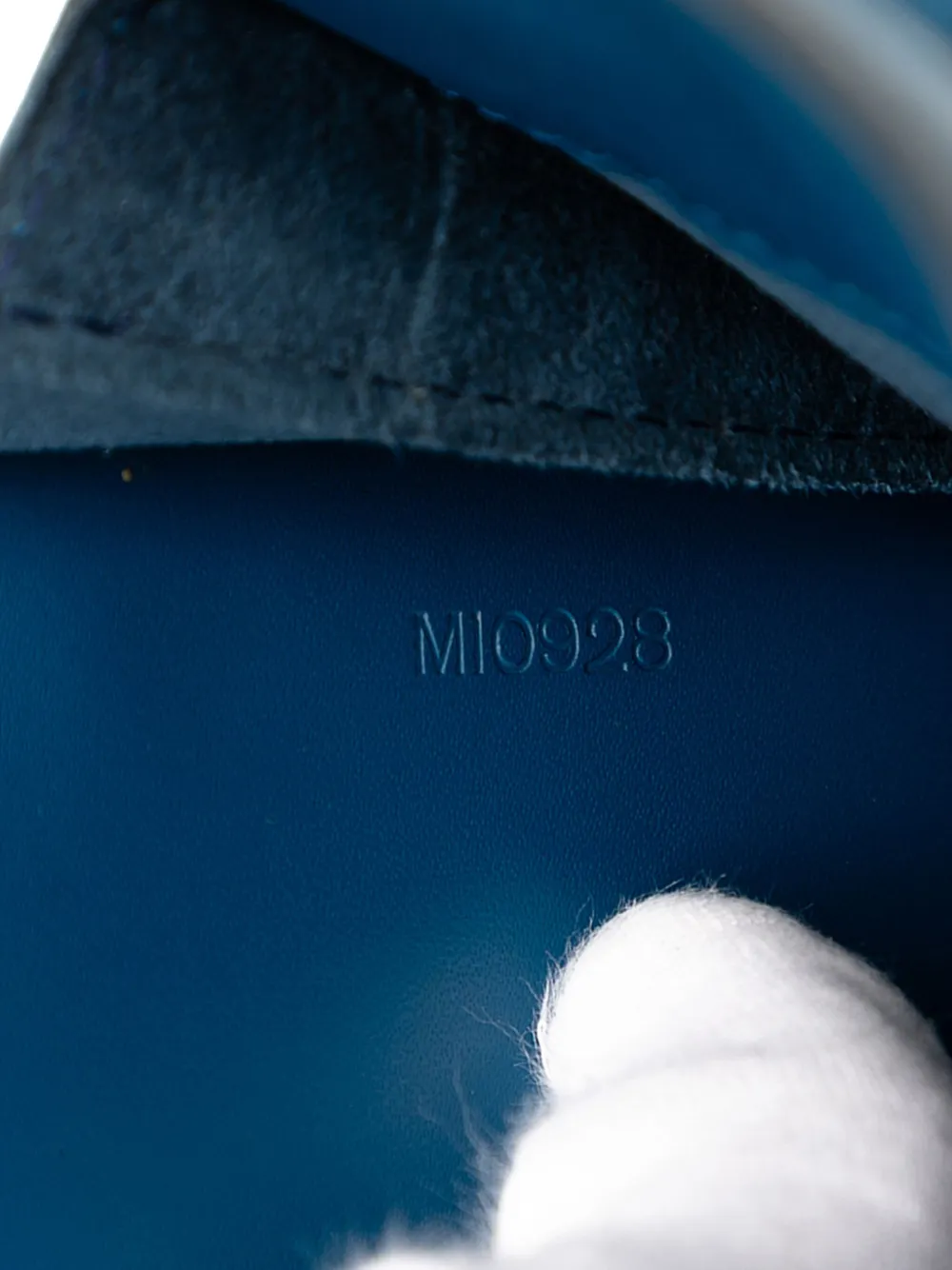 LOUIS VUITTON Pre-owned 1993 Epi Pont Neuf Handbag In Blue