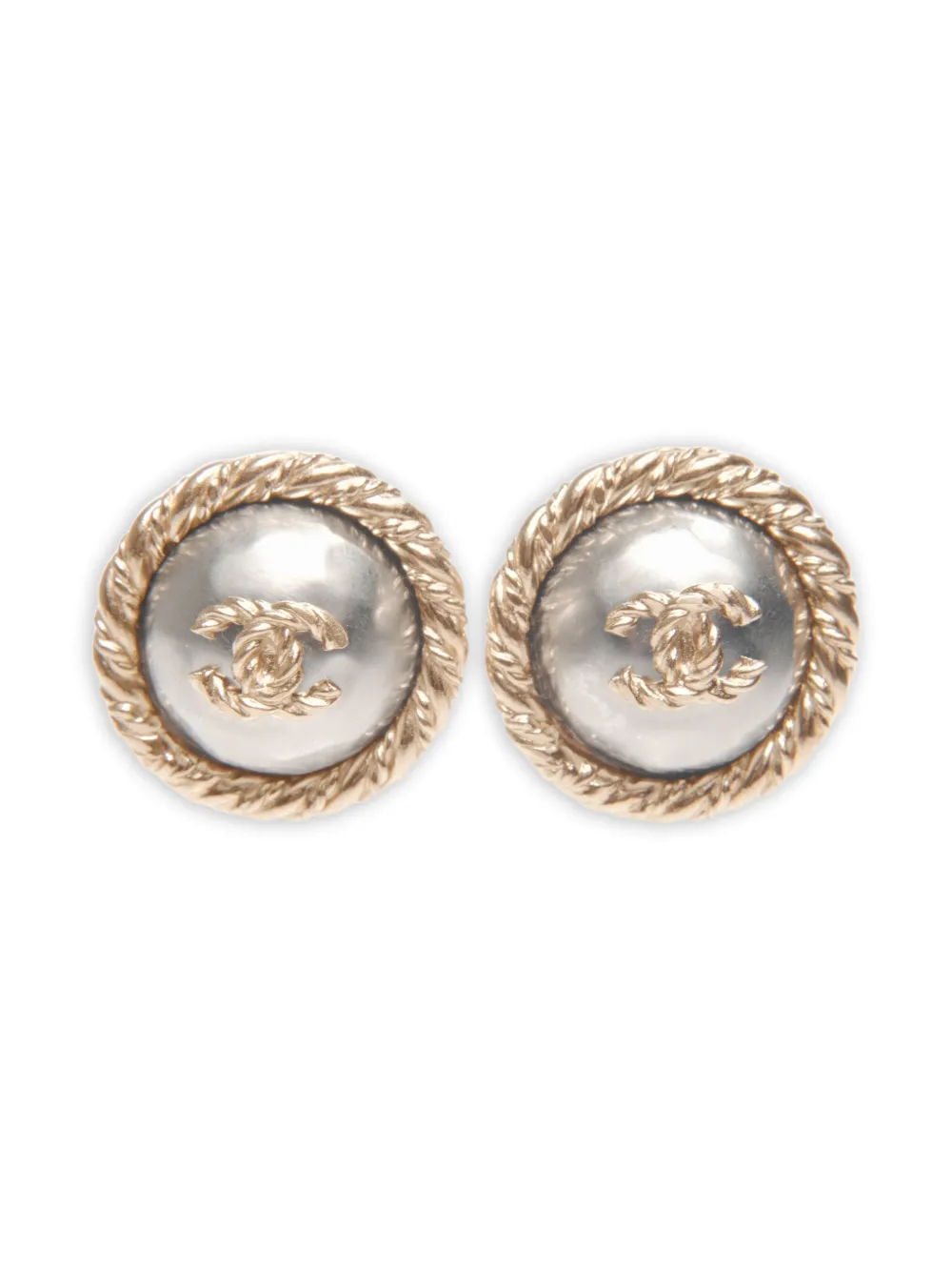 CHANEL Pre-Owned 2015 CC mark pearls detail earrings - グレー CHANEL Pre-Owned 2015 CC mark pearls detail earrings - グレー