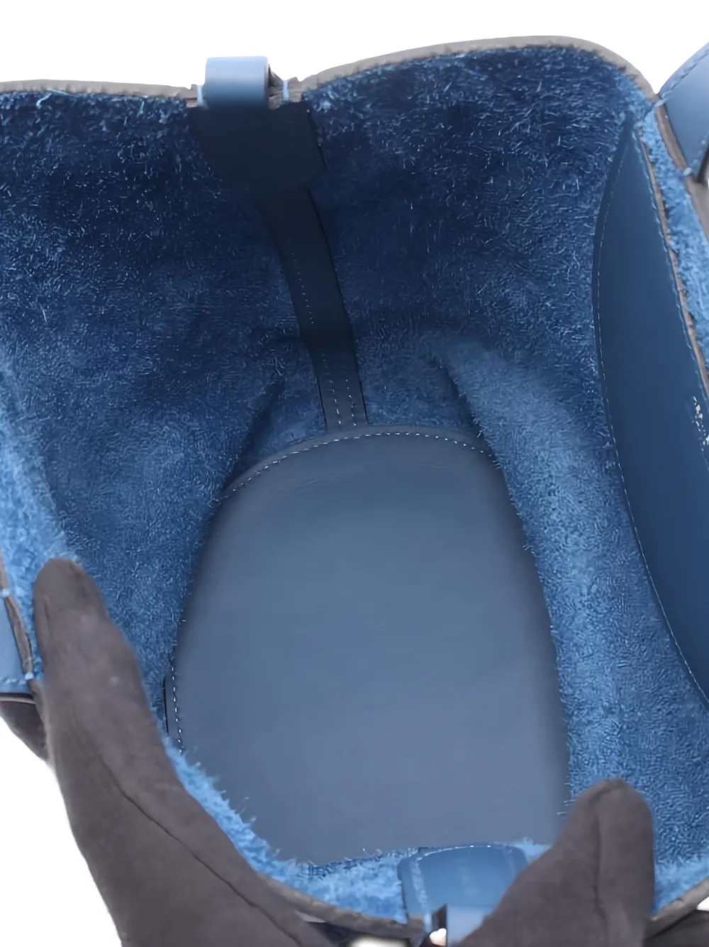 Pre-owned Hermes 2025 In-the-loop 18 Bucket Bag In Blue