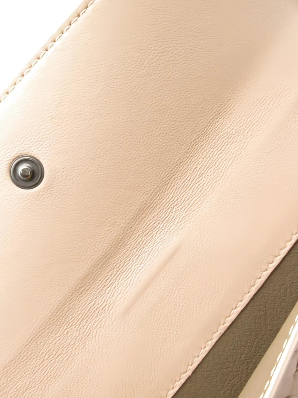 Pre-owned Bottega Veneta Intrecciato-design Hook-fastening Wallet In Neutral