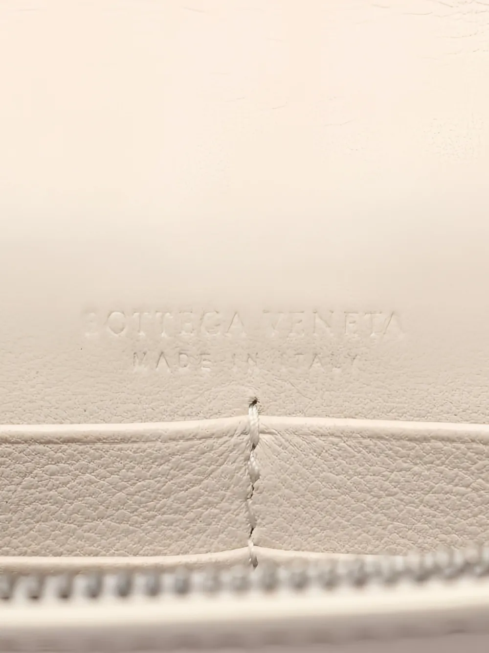 Pre-owned Bottega Veneta 2000s Intrecciato Chain Wallet In Neutral