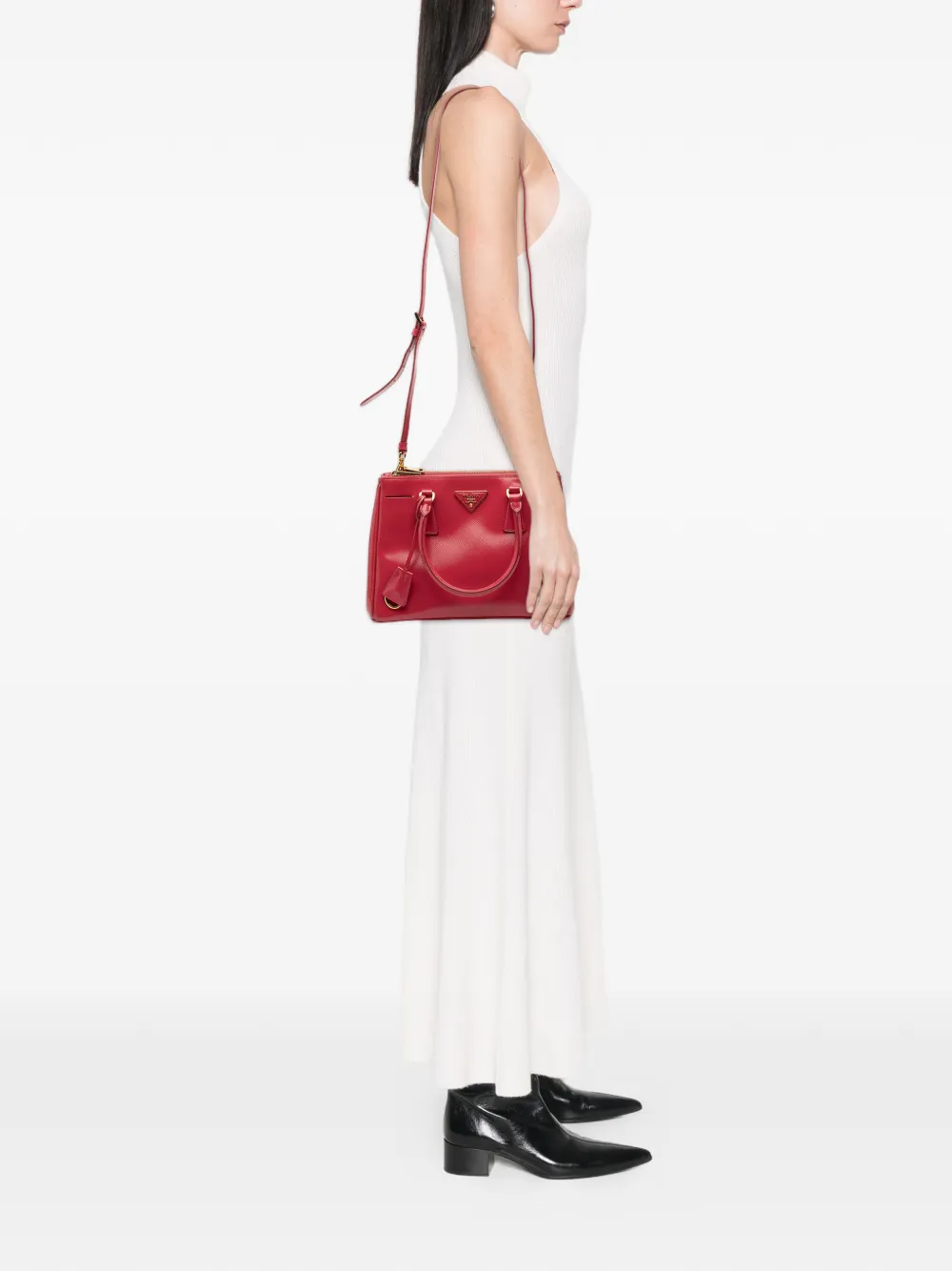 Click to view more detailed imagery on our partner's website Pre-owned Prada 2010-2025 Small Saffiano Vernice Galleria Double Zip Satchel In Red