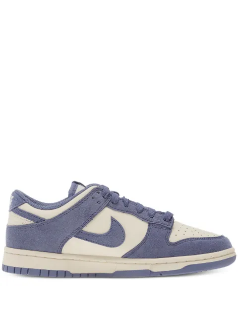 Nike Dunk Low logo sneakers
