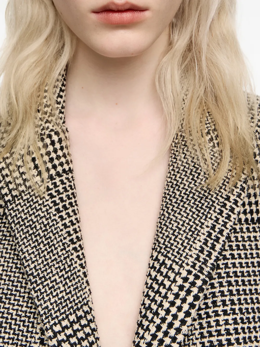 Bimba Y Lola Buttoned Houndstooth Jacket In Brown