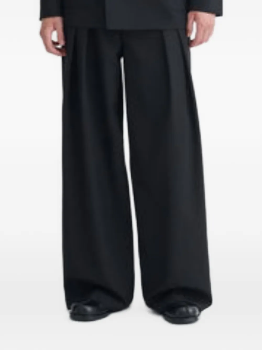 Nanushka Colten belt pinstripe trousers - Zwart