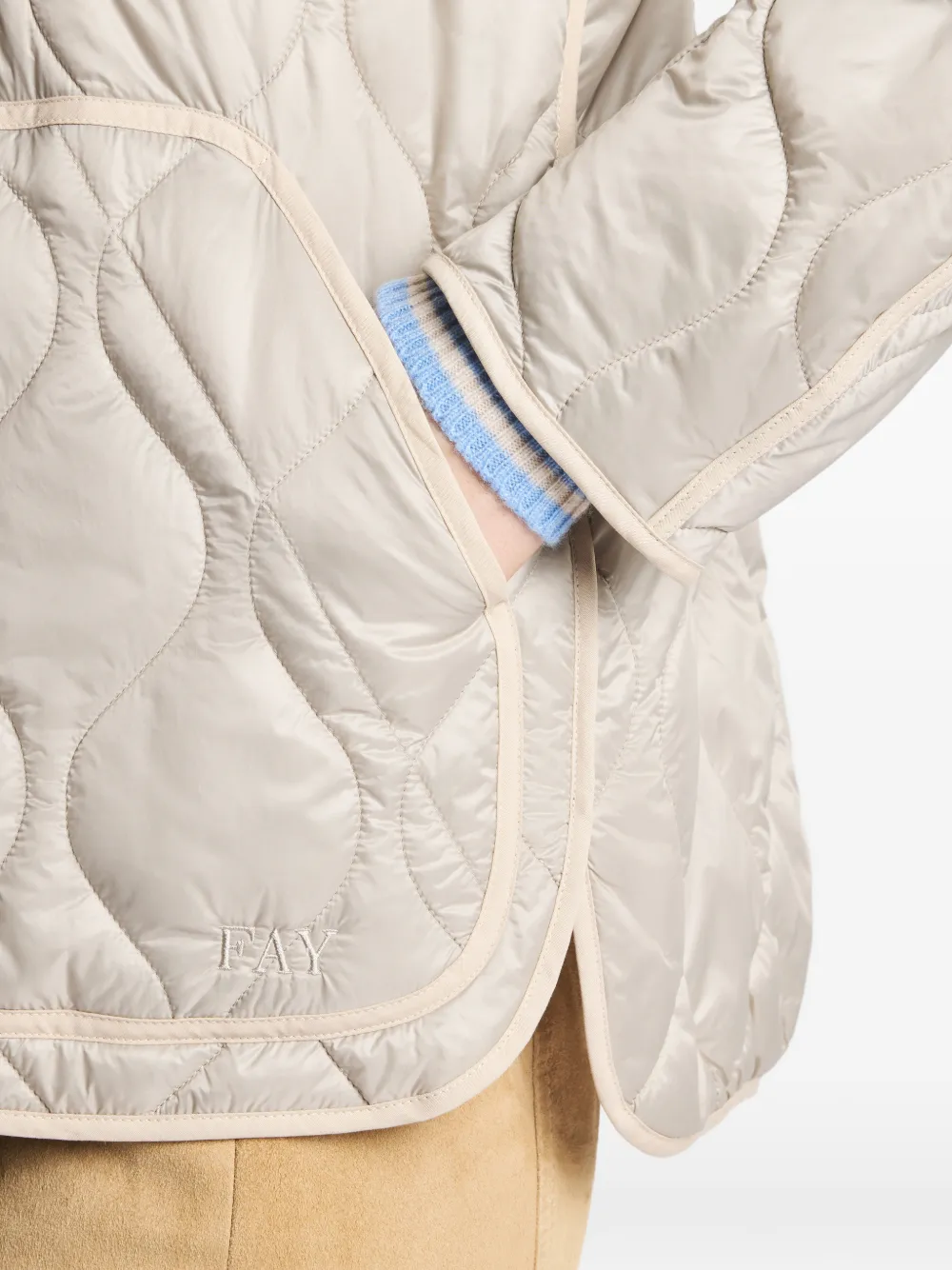 Fay Donsjack met zak Beige