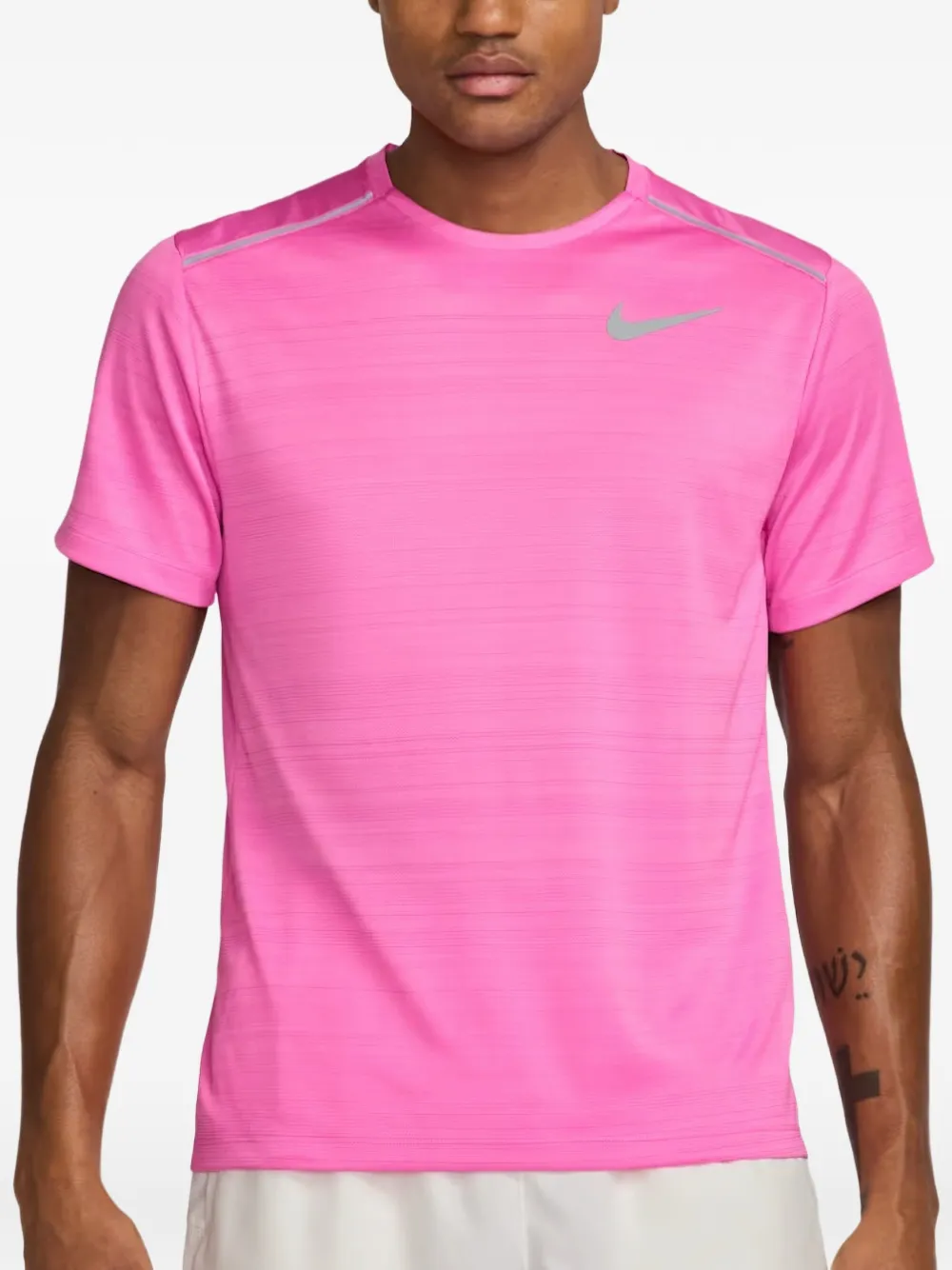 Nike 밀러 1.0 티셔츠 | 핑크 | Image 1