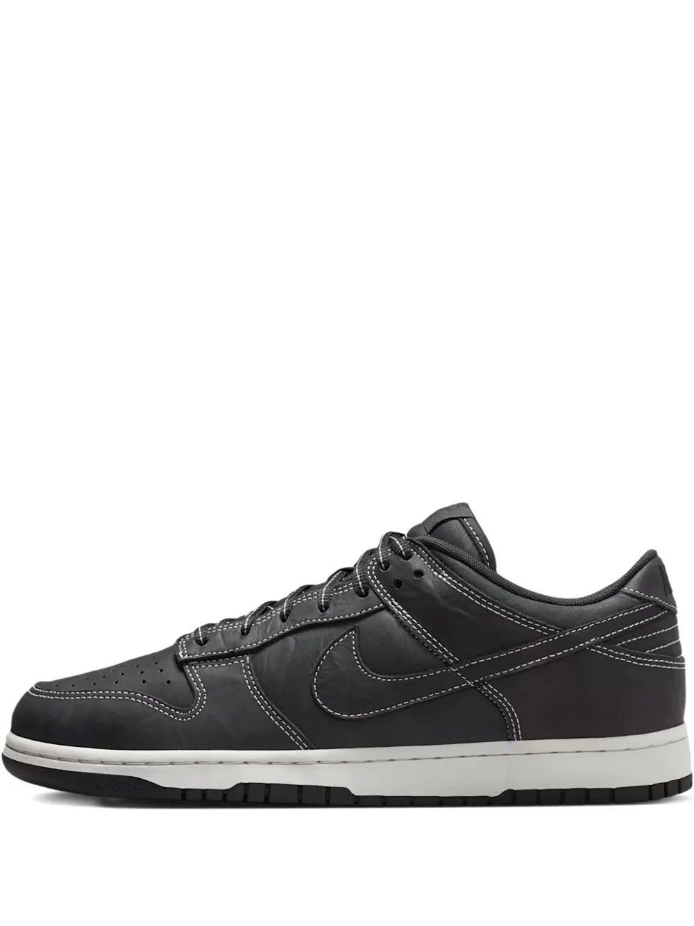 Nike Dunk Low sneakers met stikseldetail Zwart