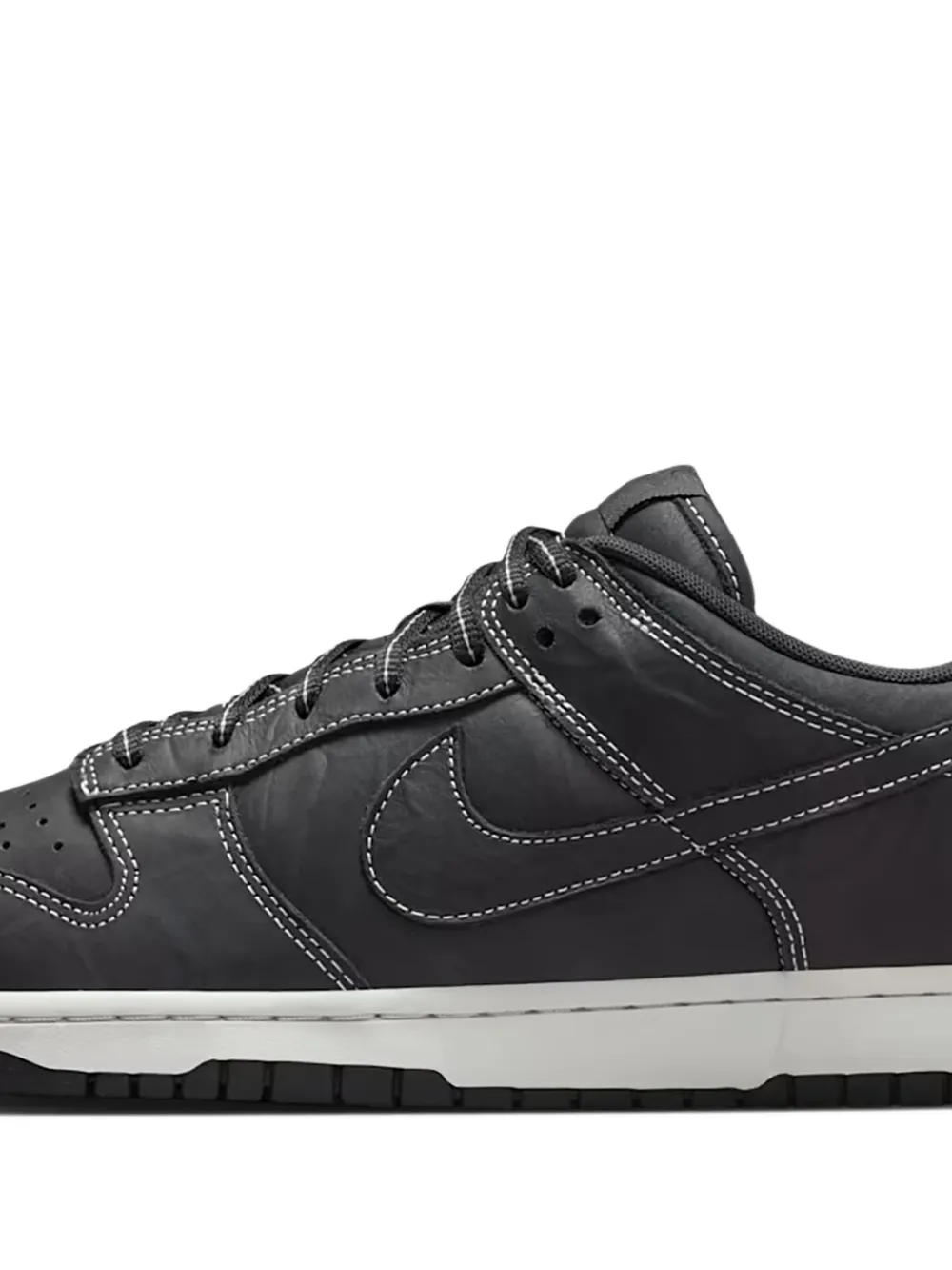 Nike Dunk Low sneakers met stikseldetail Zwart