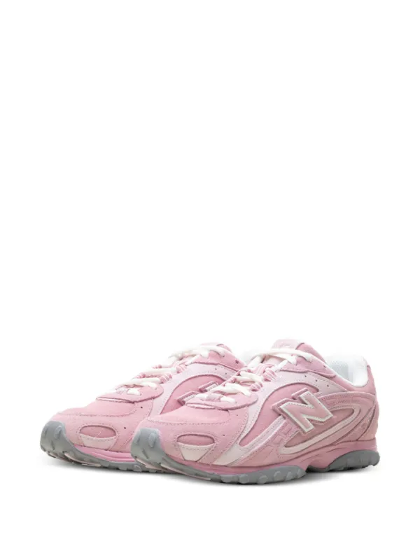 New Balance 204L スニーカー | ピンク | FARFETCH JP
