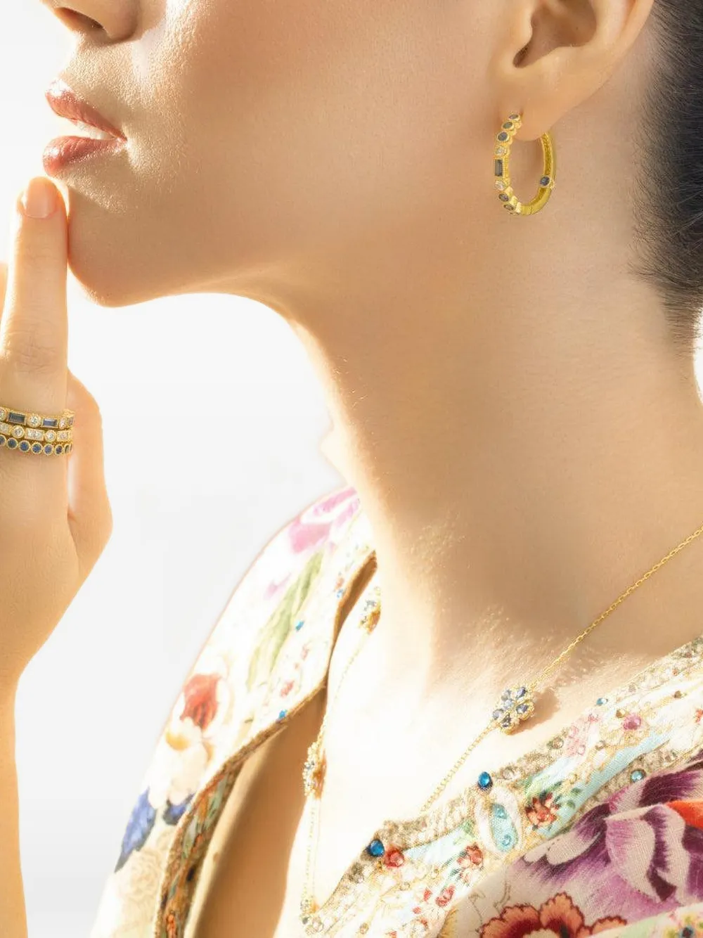  Tanya Farah 18k Yellow Gold Sapphire Hoop Earrings 