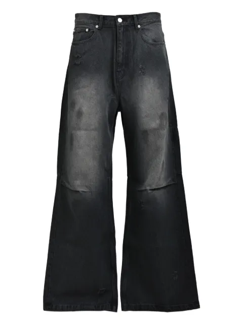 BREATH distressed-detail logo-patch jeans