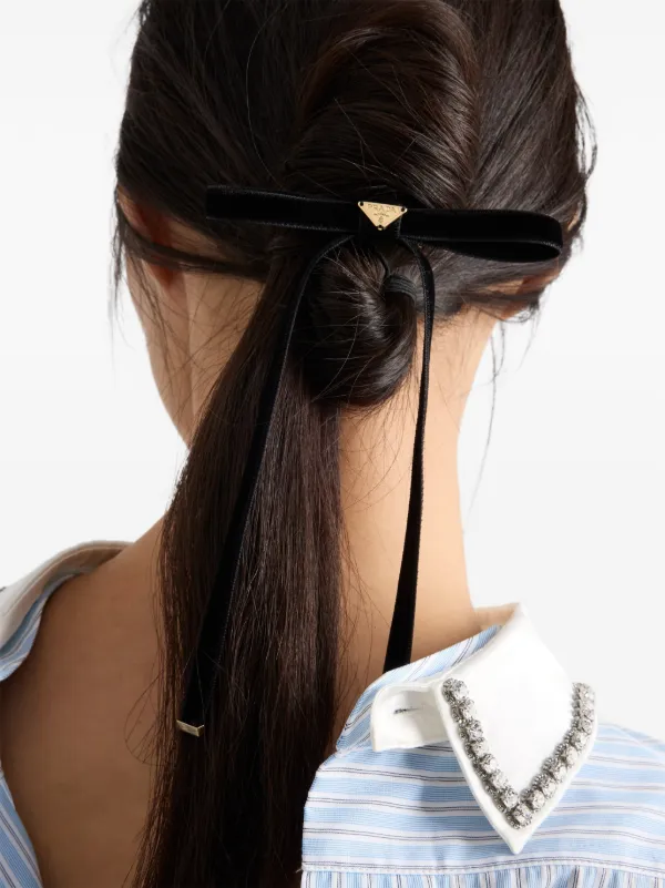 Prada ロゴ ベルベット ヘアクリップ | ブラック | FARFETCH JP