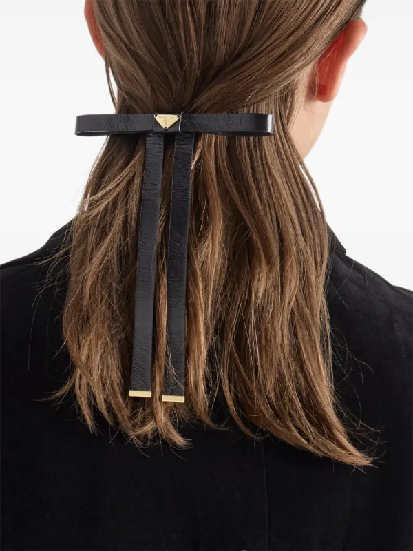 Prada レザーヘアクリップ | ブラック | FARFETCH JP