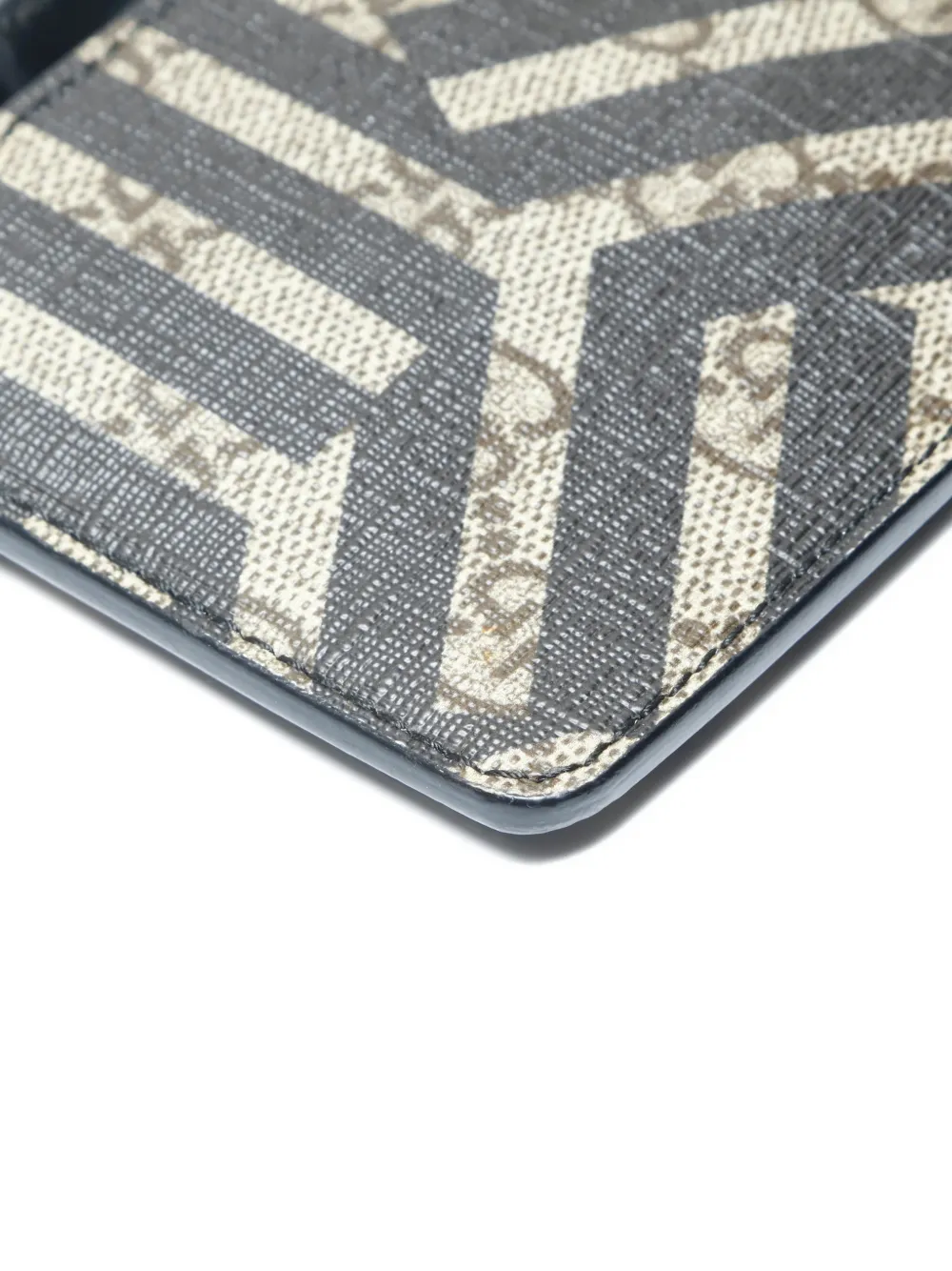 Pre-owned Gucci 2020-2025 Kaleido Coin Purse In Gray