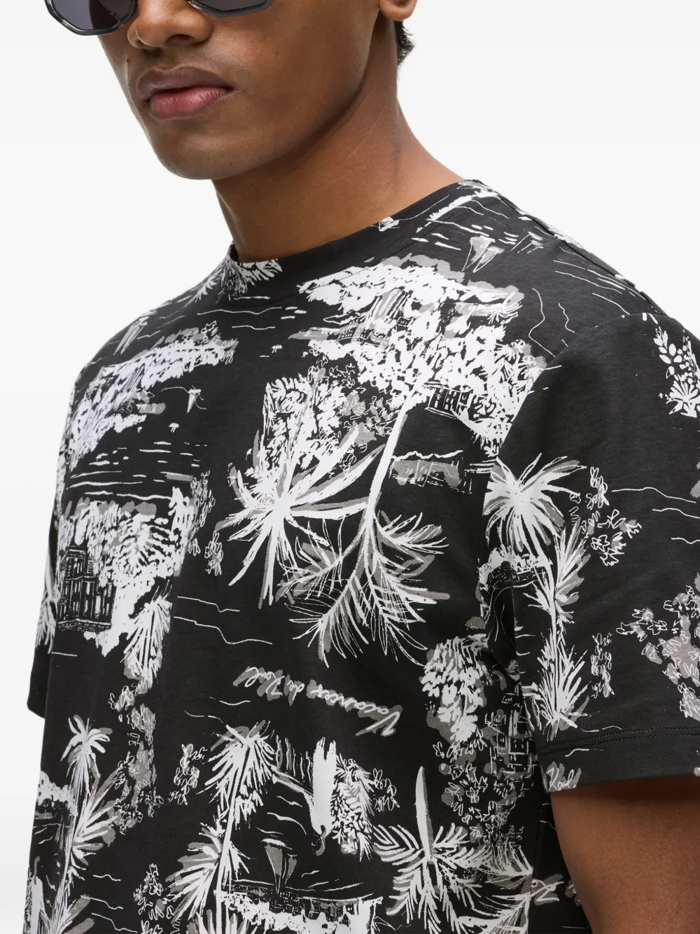 Karl Lagerfeld T-shirt met Villa la Vigie print Zwart