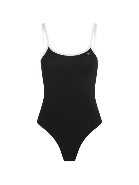 Karl Lagerfeld body DNA característico