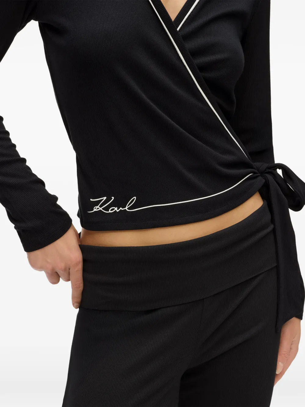 Karl Lagerfeld Signature wikkelblouse Zwart