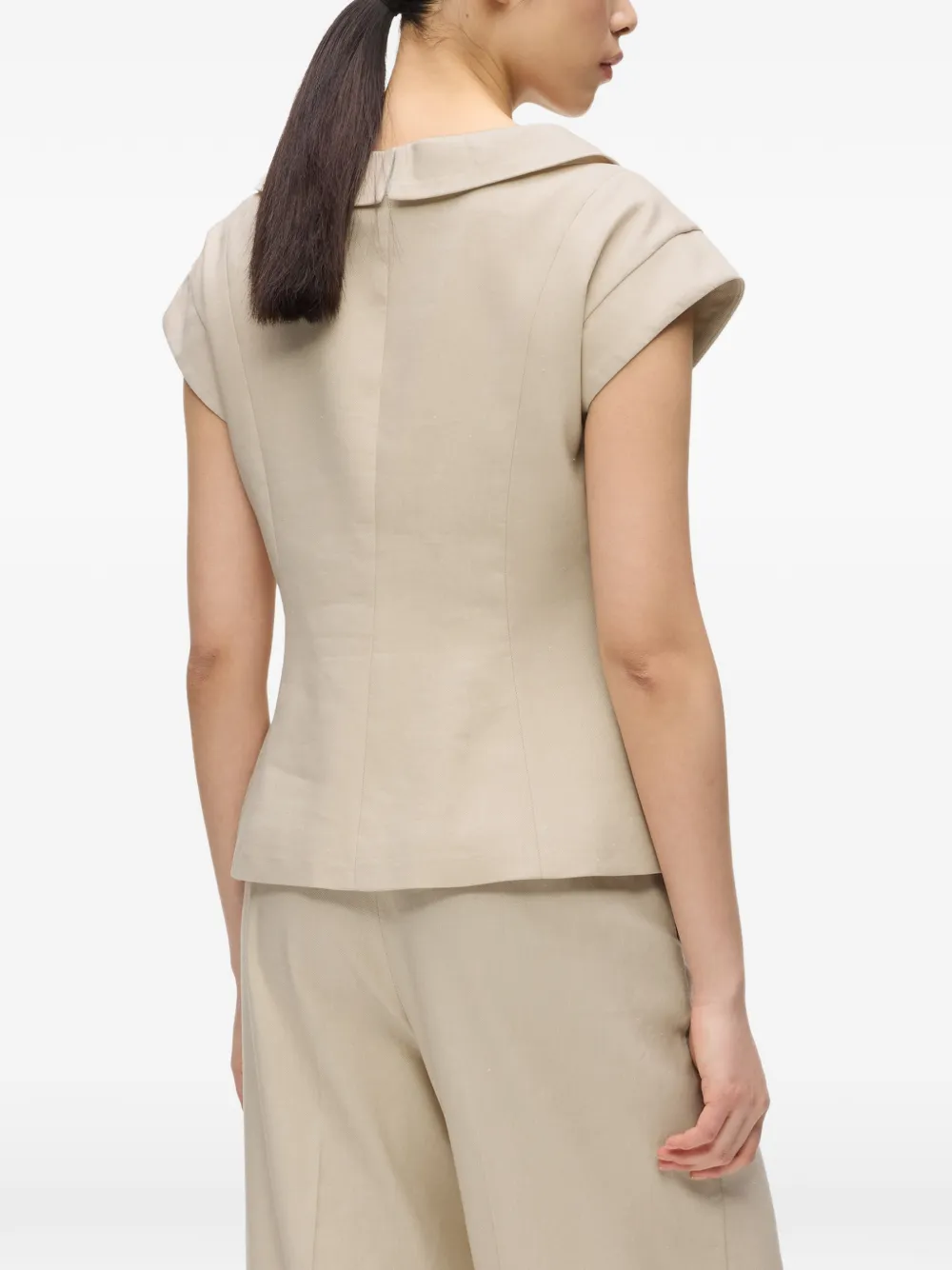 Karl Lagerfeld Top met dubbele rij knopen en korte mouwen Beige