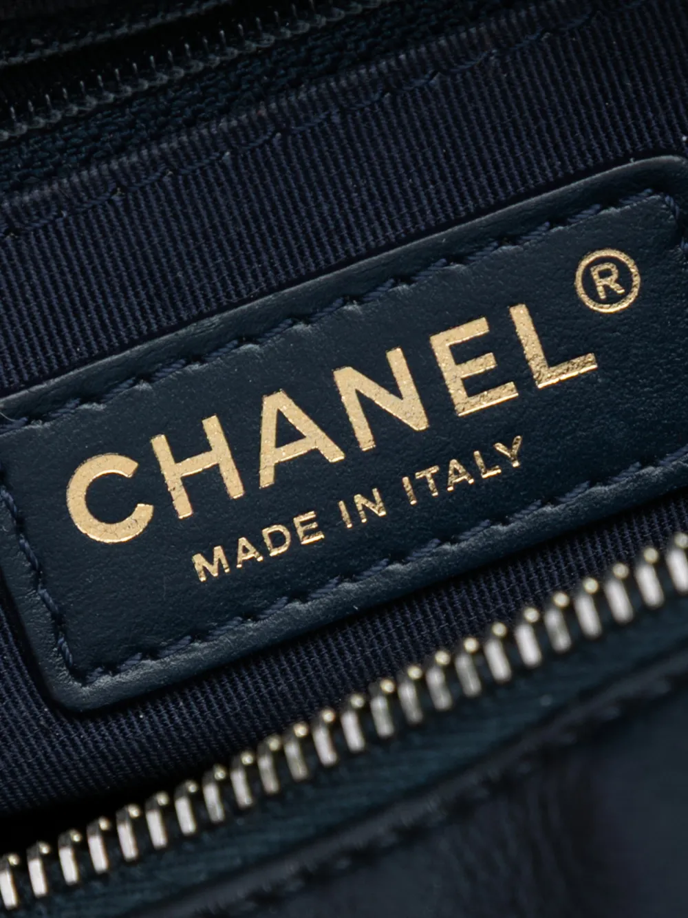 Pre-owned Chanel 2018-2019 Small Cc Quilted Lambskin Top Handle Vanity Case With Chain Satchel In Black