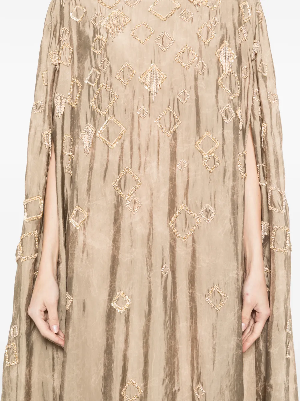 SHATHA ESSA Jurk verfraaid met kwastje en cape Beige