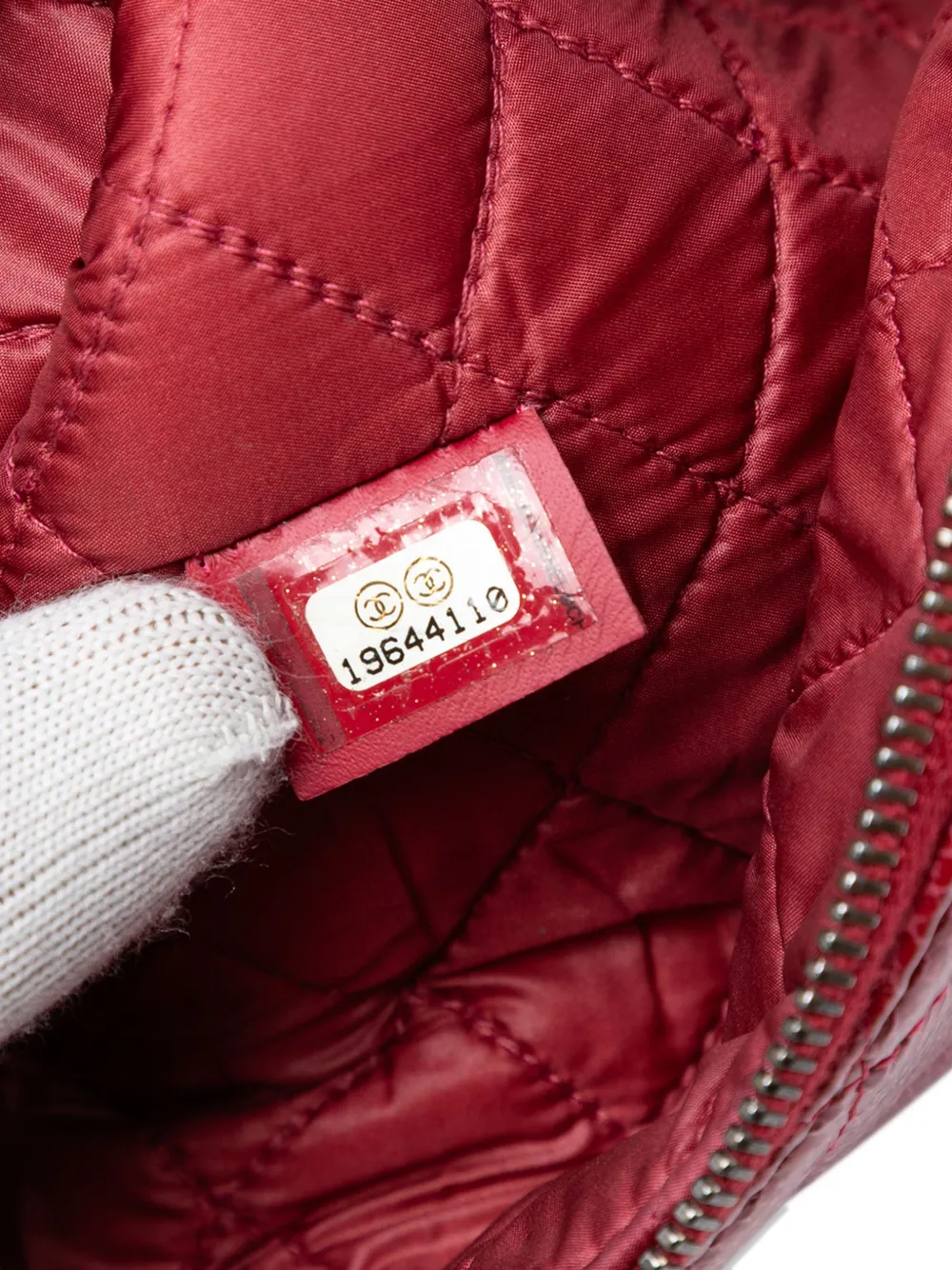 Pre-owned Chanel 2014 Small Crinkled Patent O Case Clutch Bag In Red