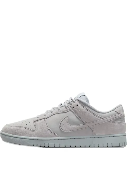 Nike Dunk Low SE sneakers