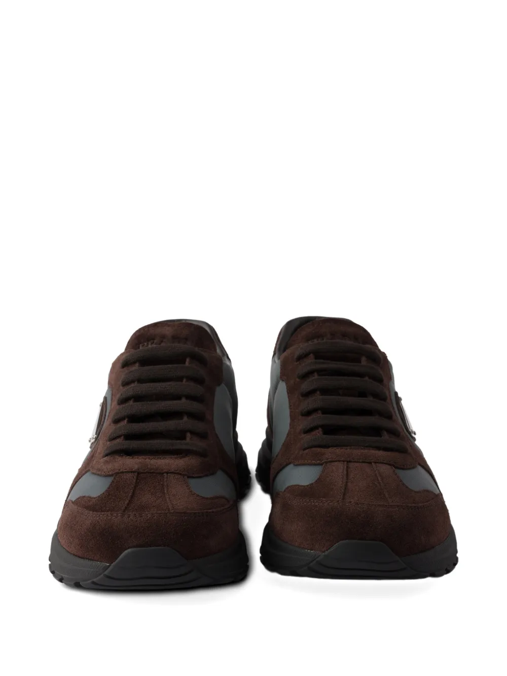 Prada Sneakers met logo Bruin