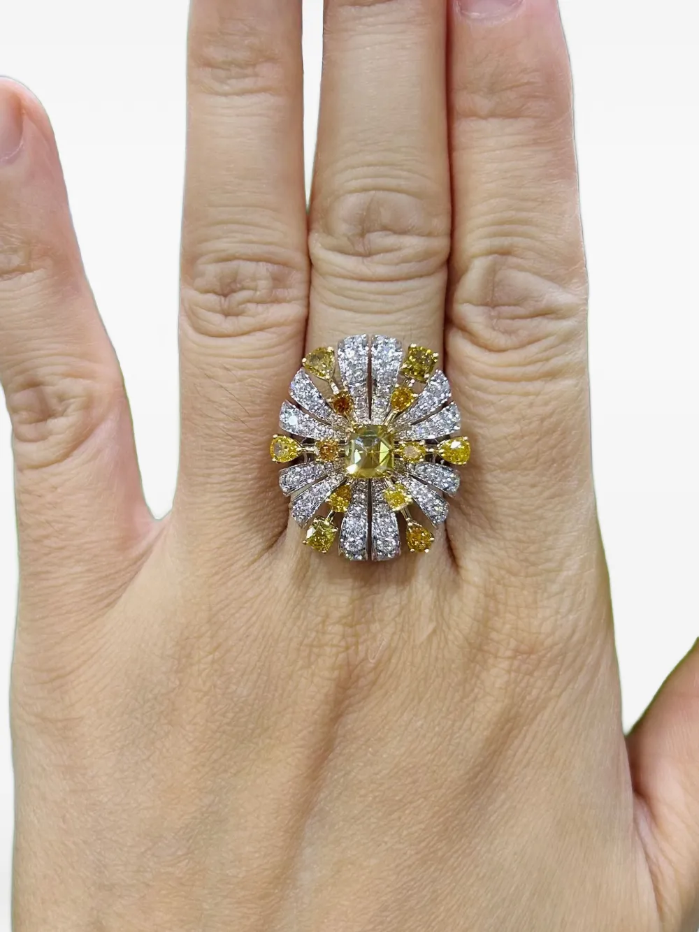 Hyt Jewelry 18k White And Yellow Gold Diamond Ring In Metallic