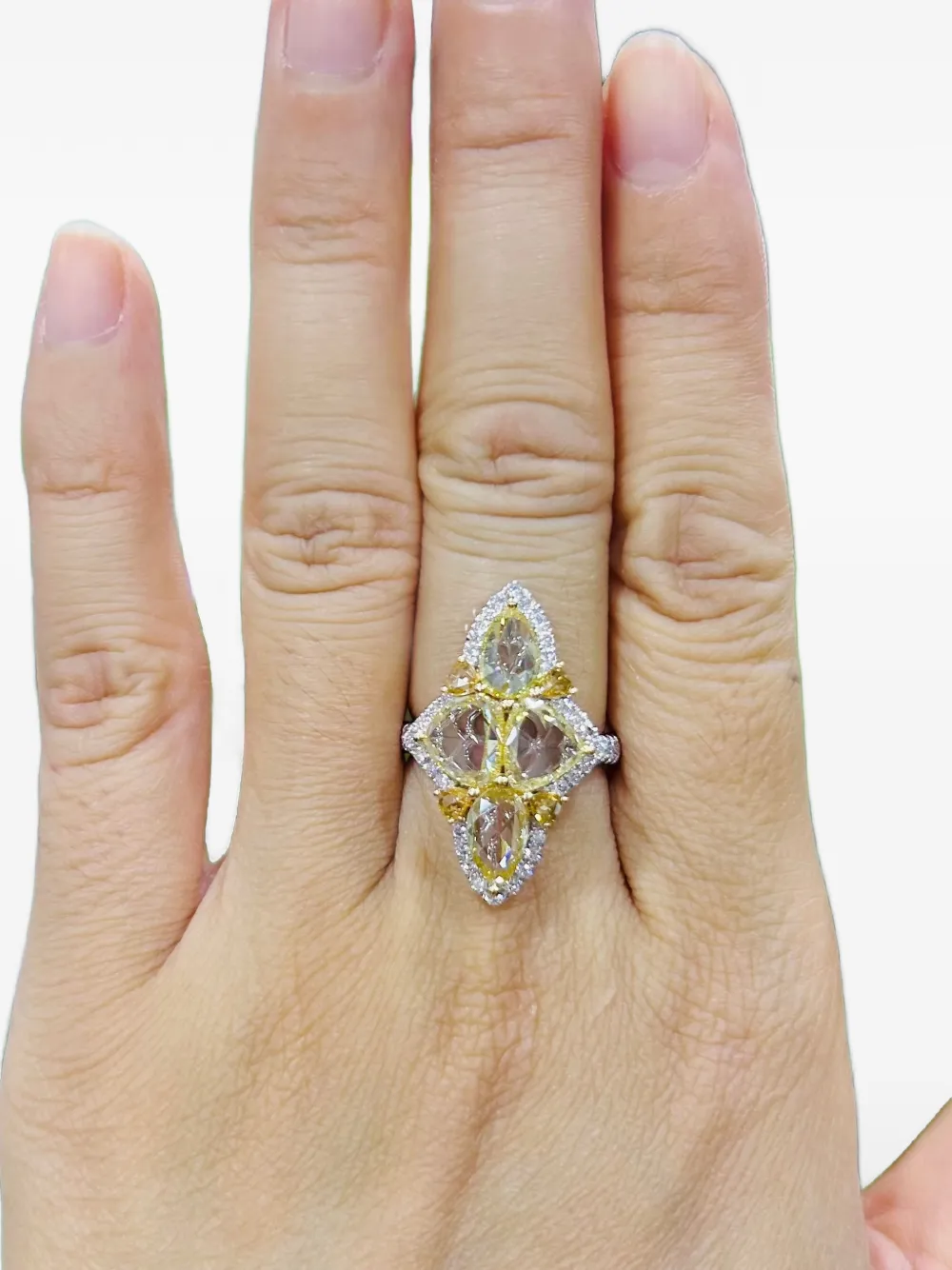 Hyt Jewelry 18k Yellow And White Gold Diamond Ring In Gold