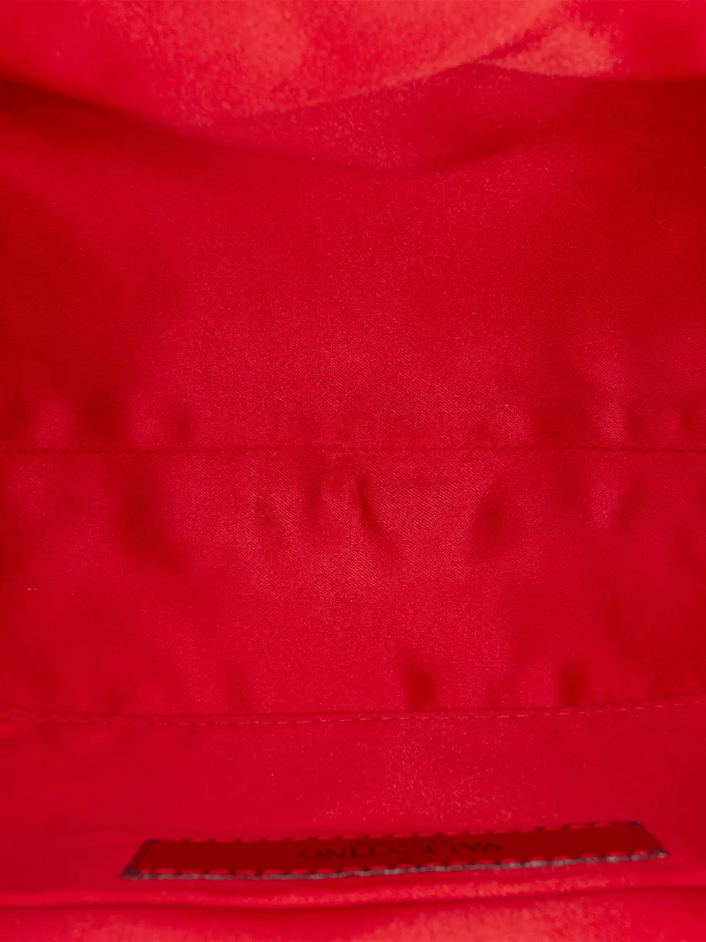 VALENTINO GARAVANI Pre-owned 2000-2017 Satin Pearl Embellished Frame Clutch On Chain Shoulder Bag In Red