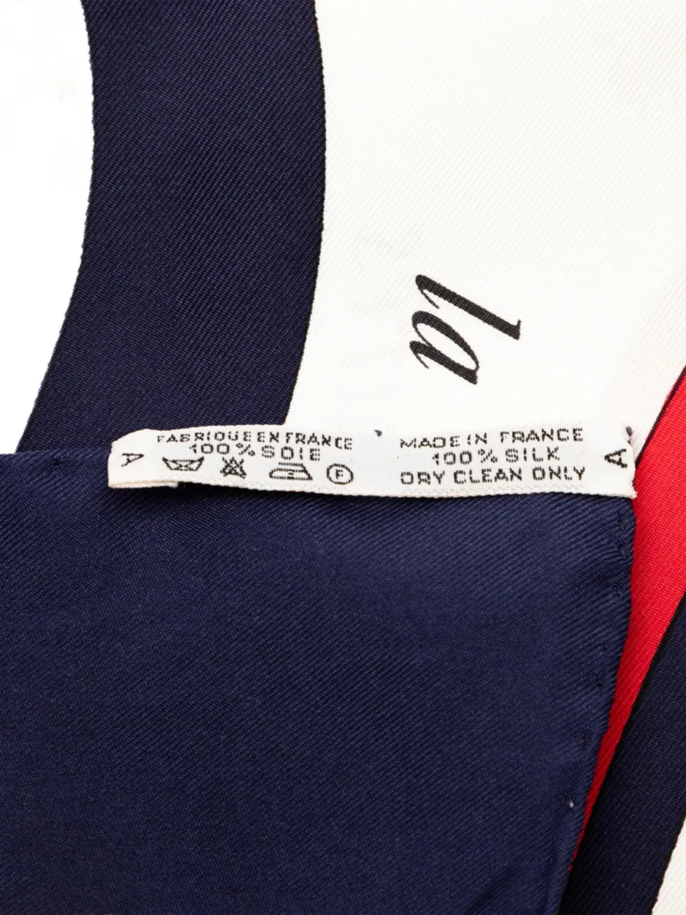 Pre-owned Hermes 20th Century Parmi Les Fleurs Je Compte Les Heures Silk Scarf Scarves In Blue