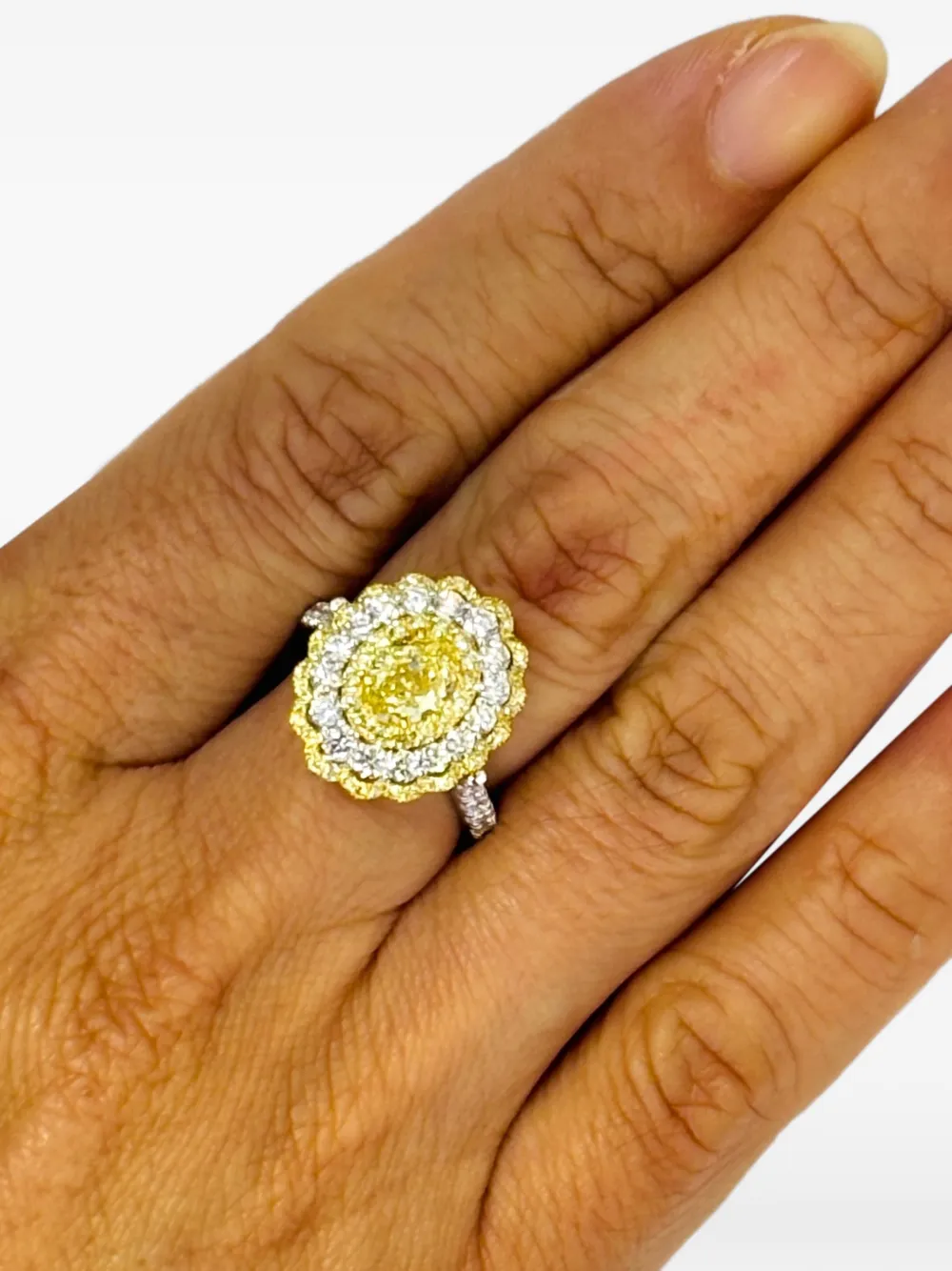 Hyt Jewelry 18k White And Yellow Gold Diamond Ring Pendant In Metallic